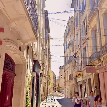 Апартаменты Boutique With Rooftop View At Historic Centre Self Check-in Air Cooler And Wifi Монпелье